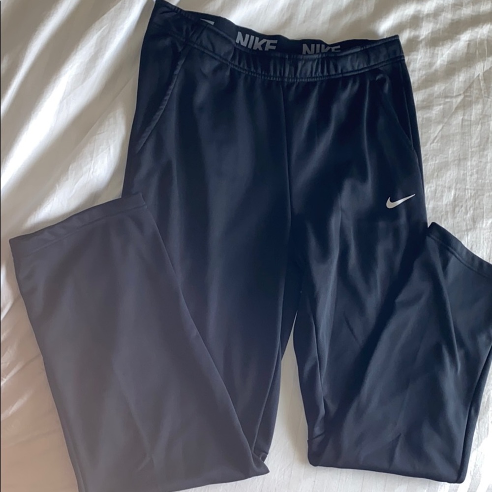 Mens Nike therma sweats!💙 size L. New with tags!